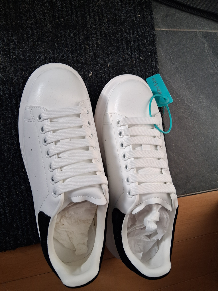 AIMASHIIWEILIAN White & Black Sneakers - photo 3