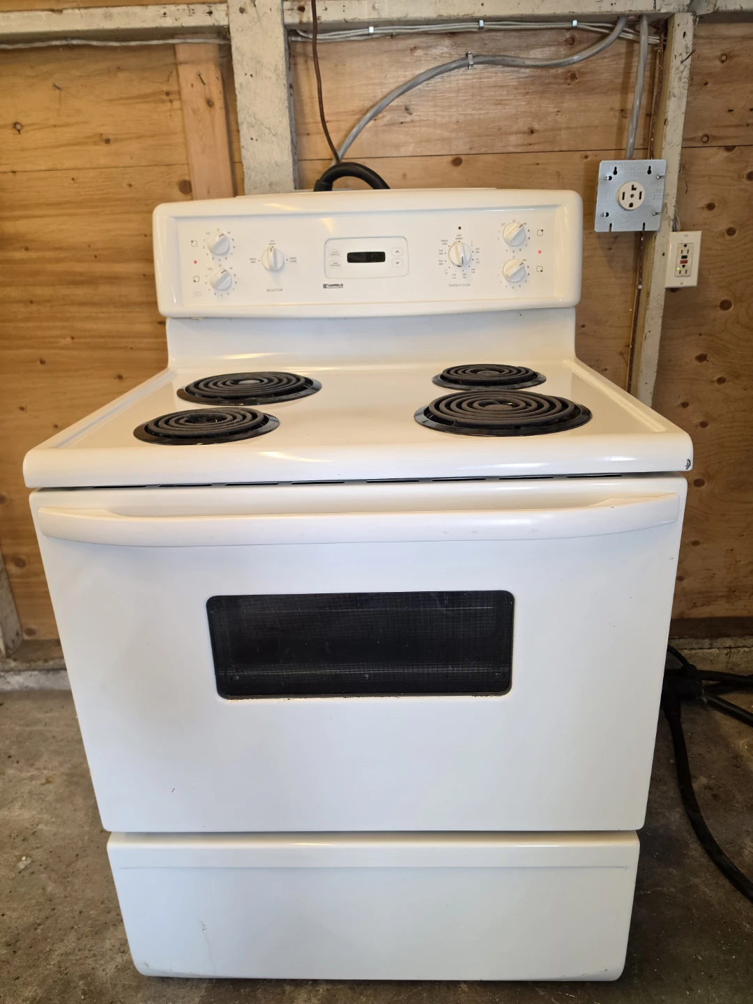 Kenmore 30" Electric Coil Stove / Range - Delivery Available 🚚 - photo 2