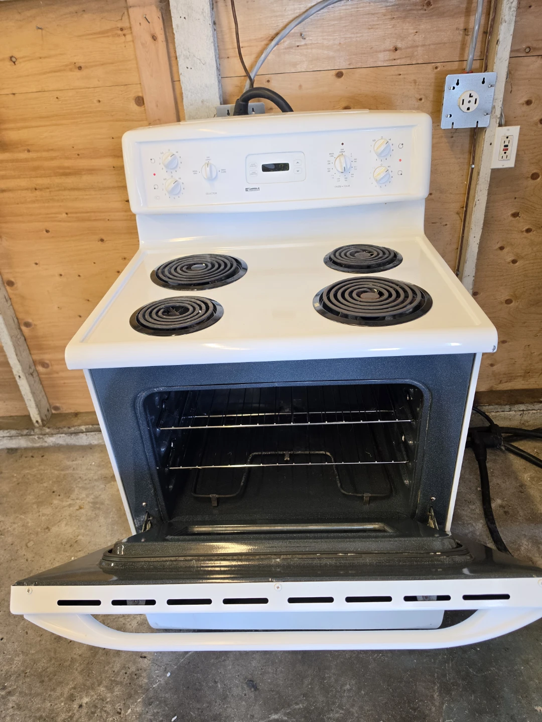 Kenmore 30" Electric Coil Stove / Range - Delivery Available 🚚 - photo 4