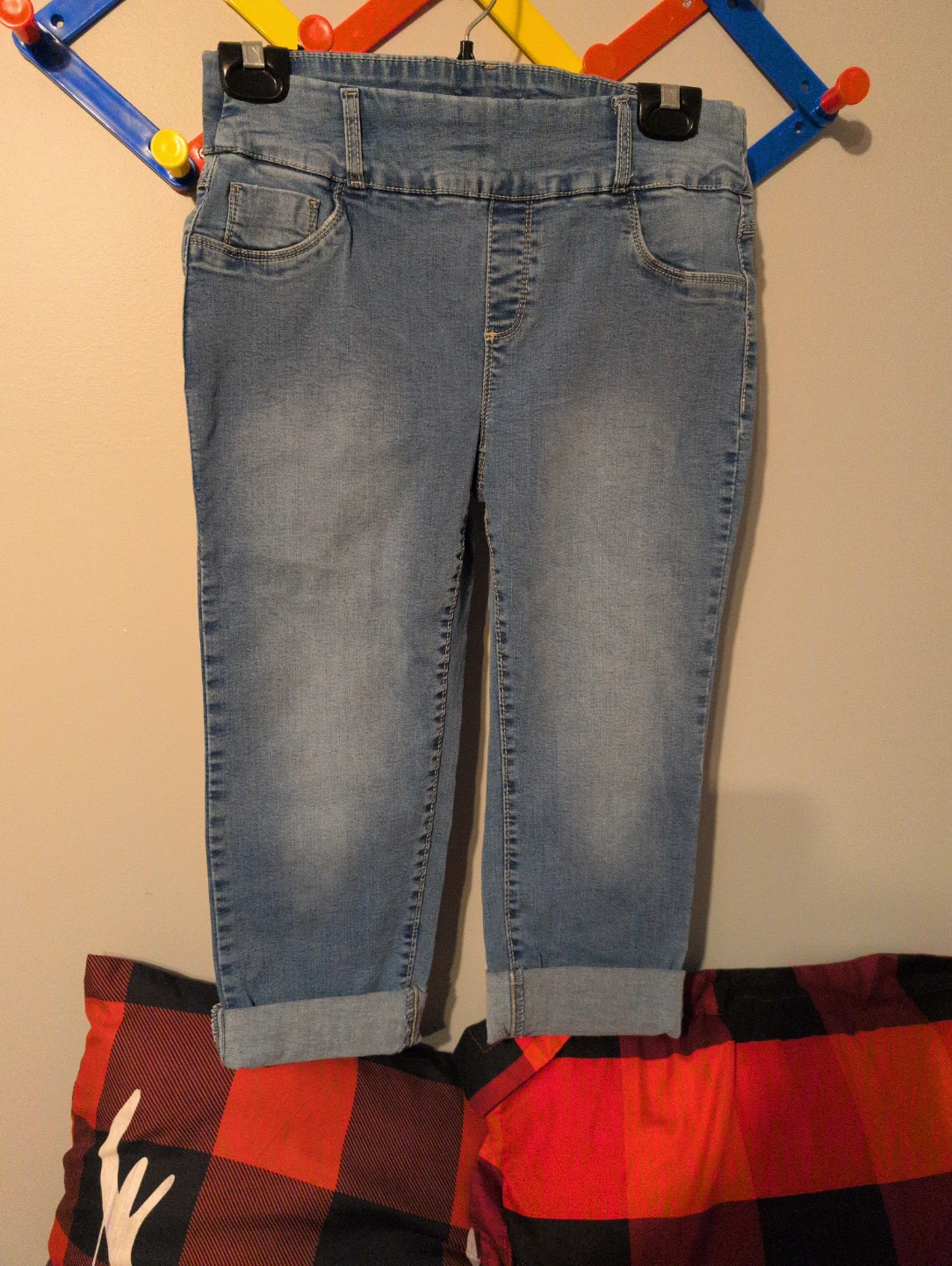 Max GoCos Blue Denim Capris