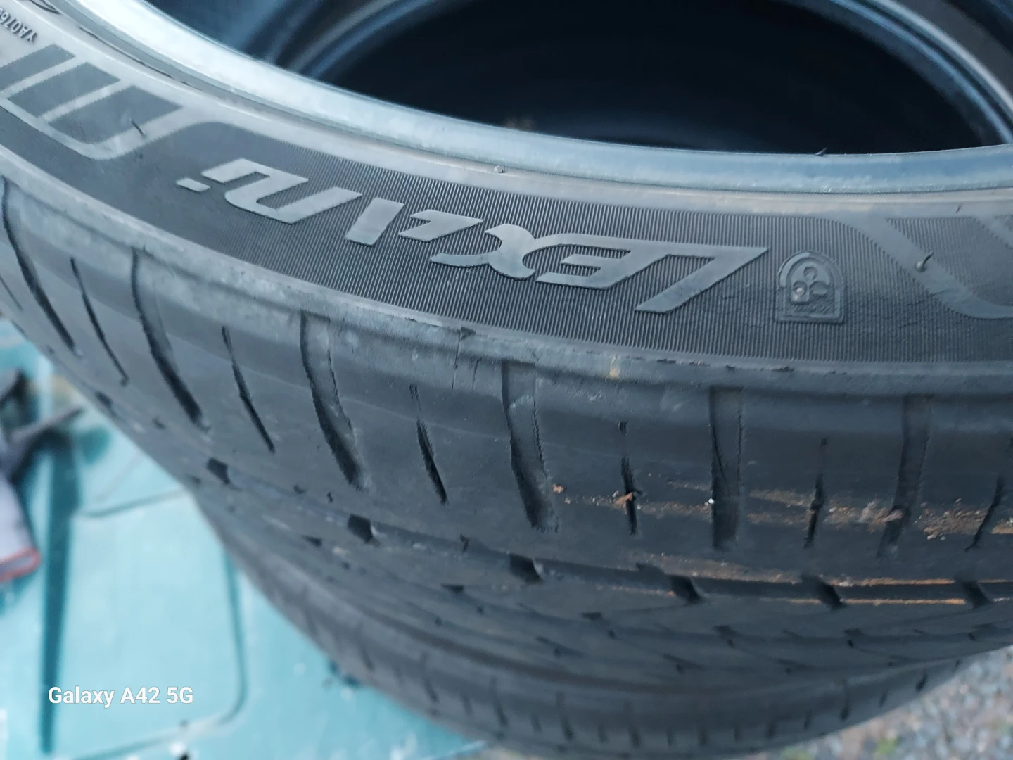 Lexani Tires 245/35ZR19 - photo 4