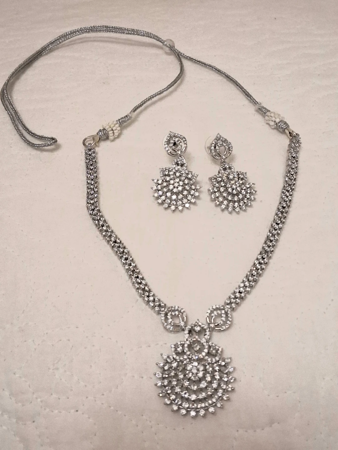 SILVER CRYSTAL PENDANT NECKLACE AND EARRING SET