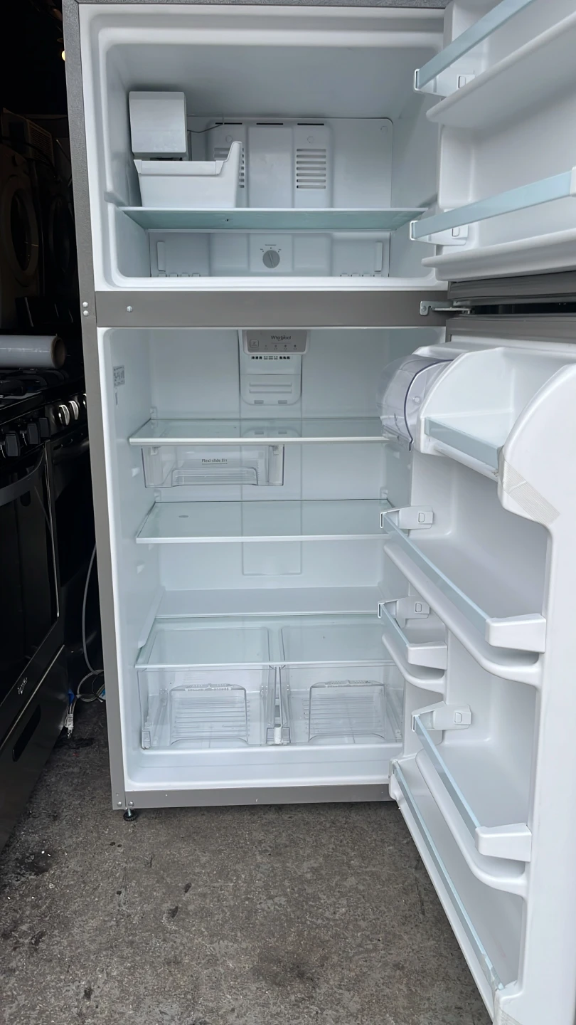 Whirlpool Top-Freezer Refrigerator - photo 3