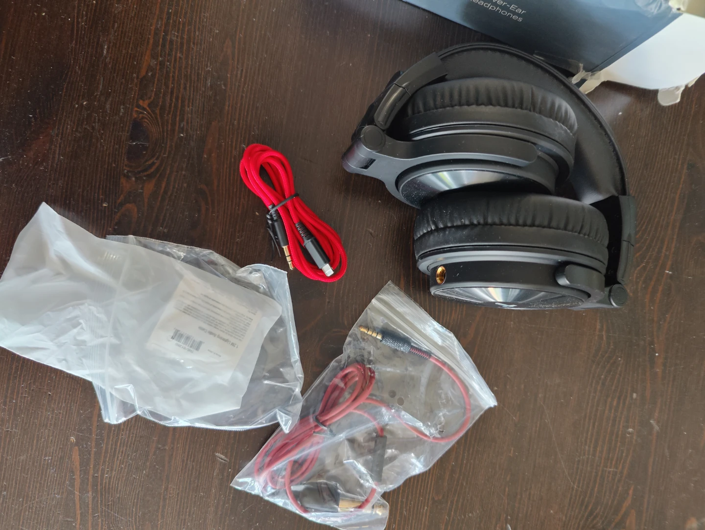 Thore V200 Over-Ear Headphones with Accessories - photo 2