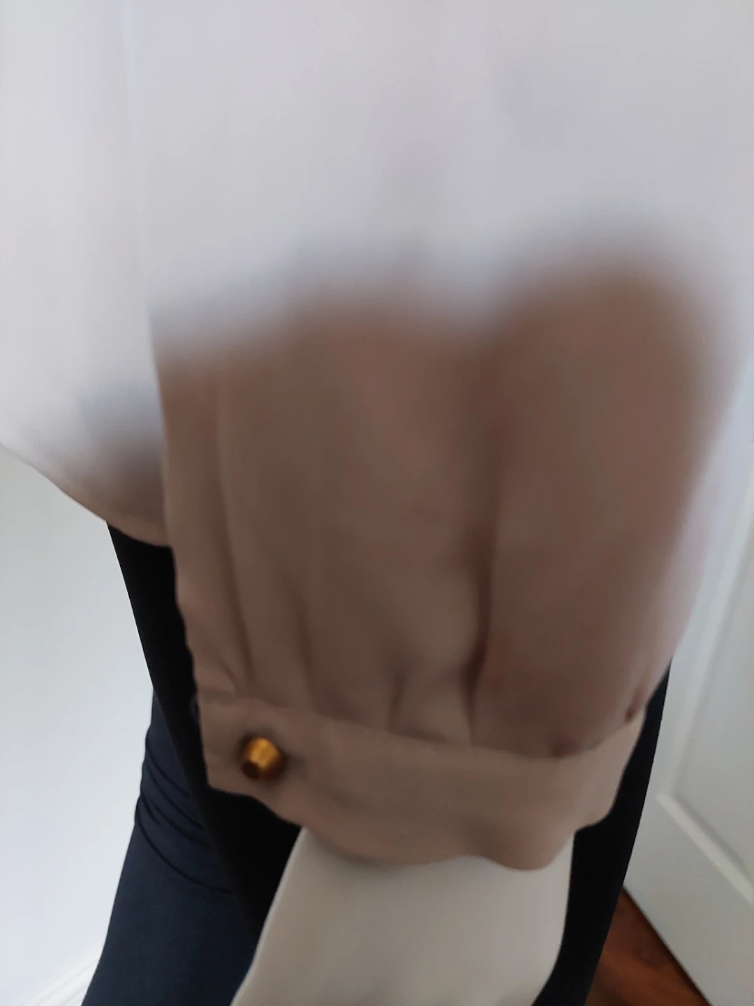 Women's Beige Blouse with Tie Neck small. ⚽ - photo 4