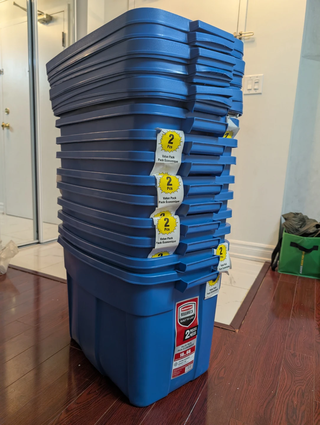 BNWT 10 Rubbermaid Roughneck 18 Gallon Storage Bins