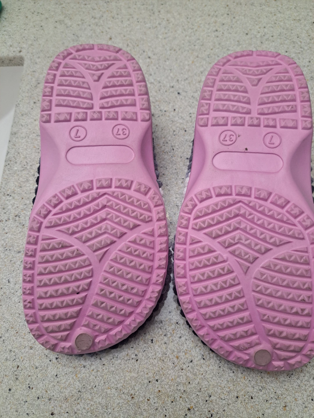 Women's Crocs size 7 - photo 4