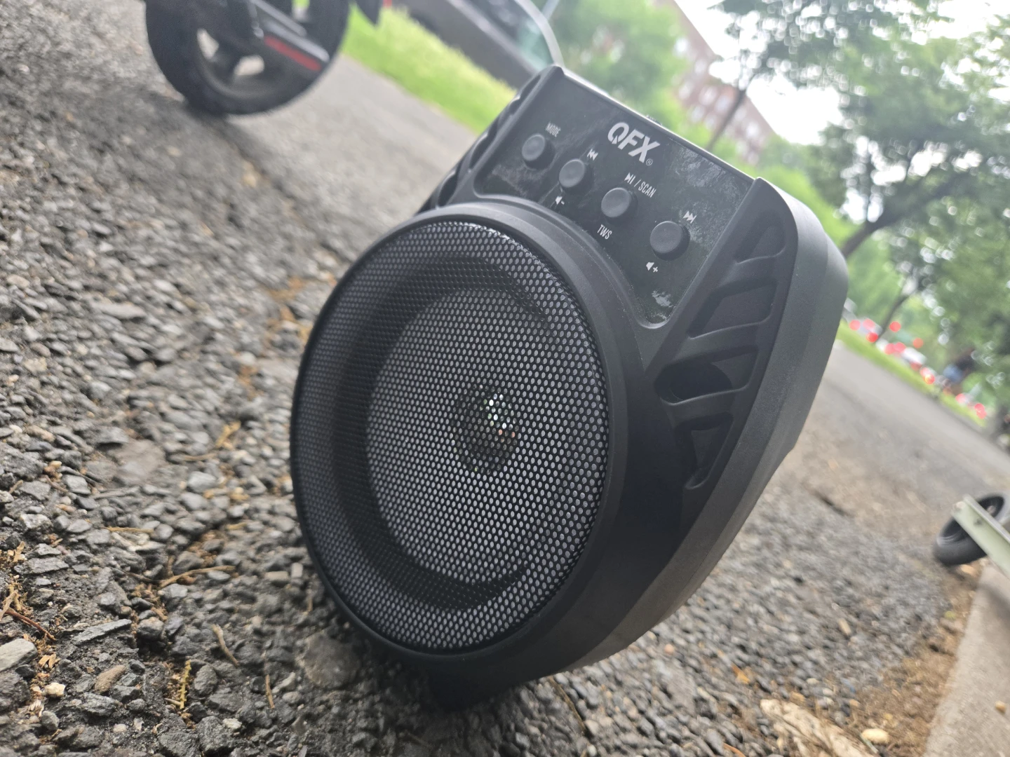 QFX BT-64 Portable Speaker - photo 3