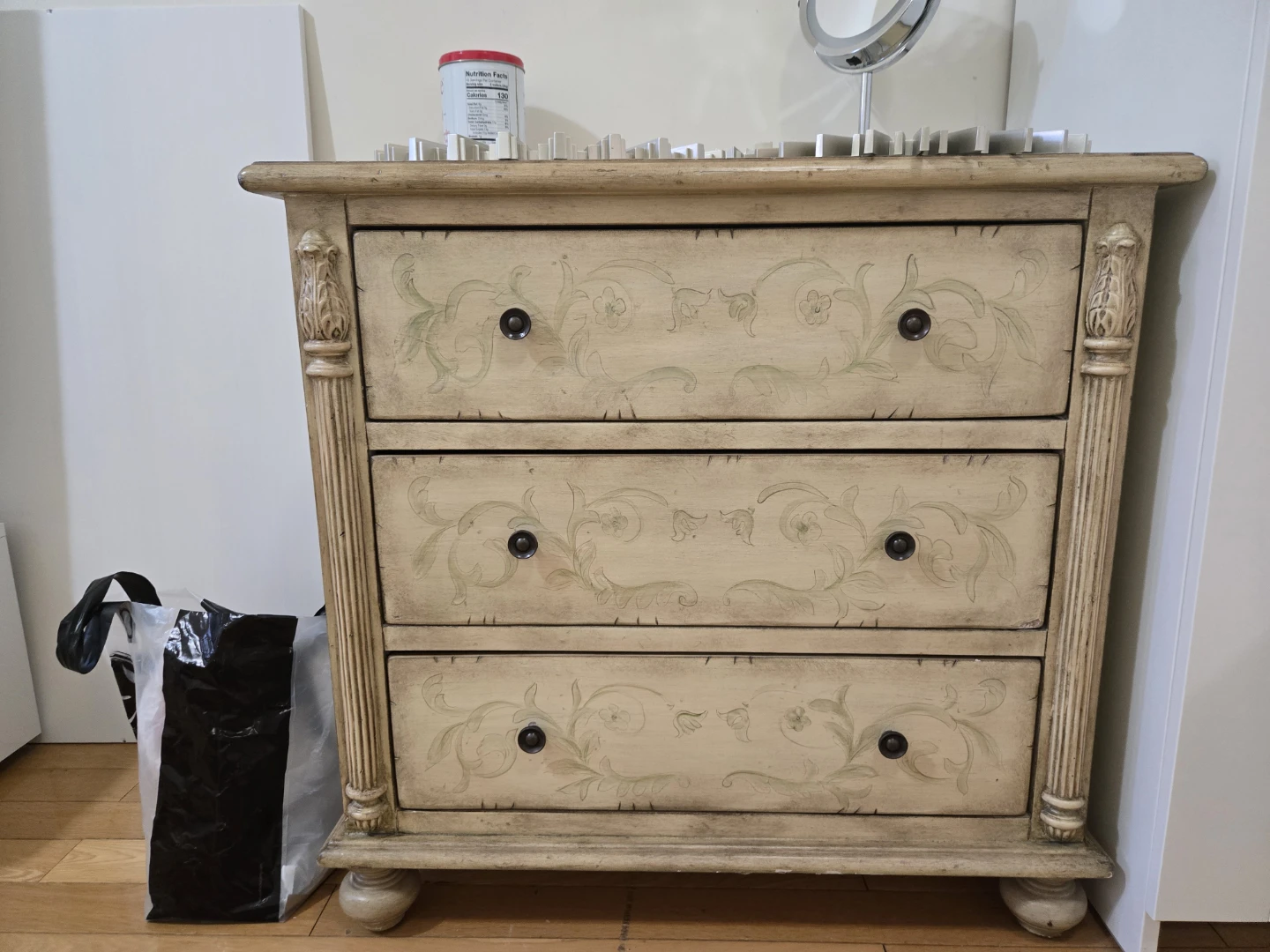 Shabby Chic 3-Drawer Chest
