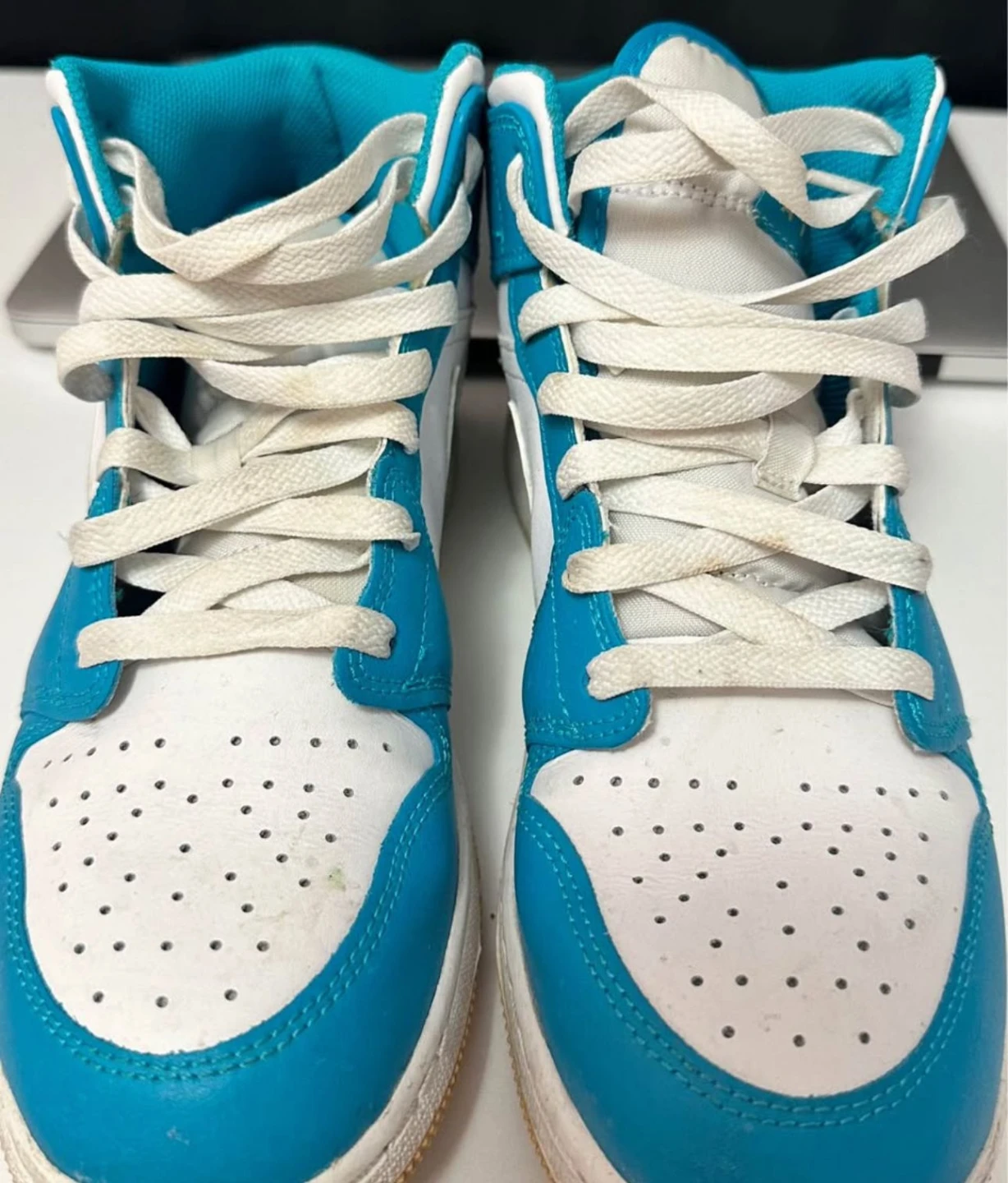 Air Jordan 1 Mid SE 'Light Aqua' Sneakers - photo 4
