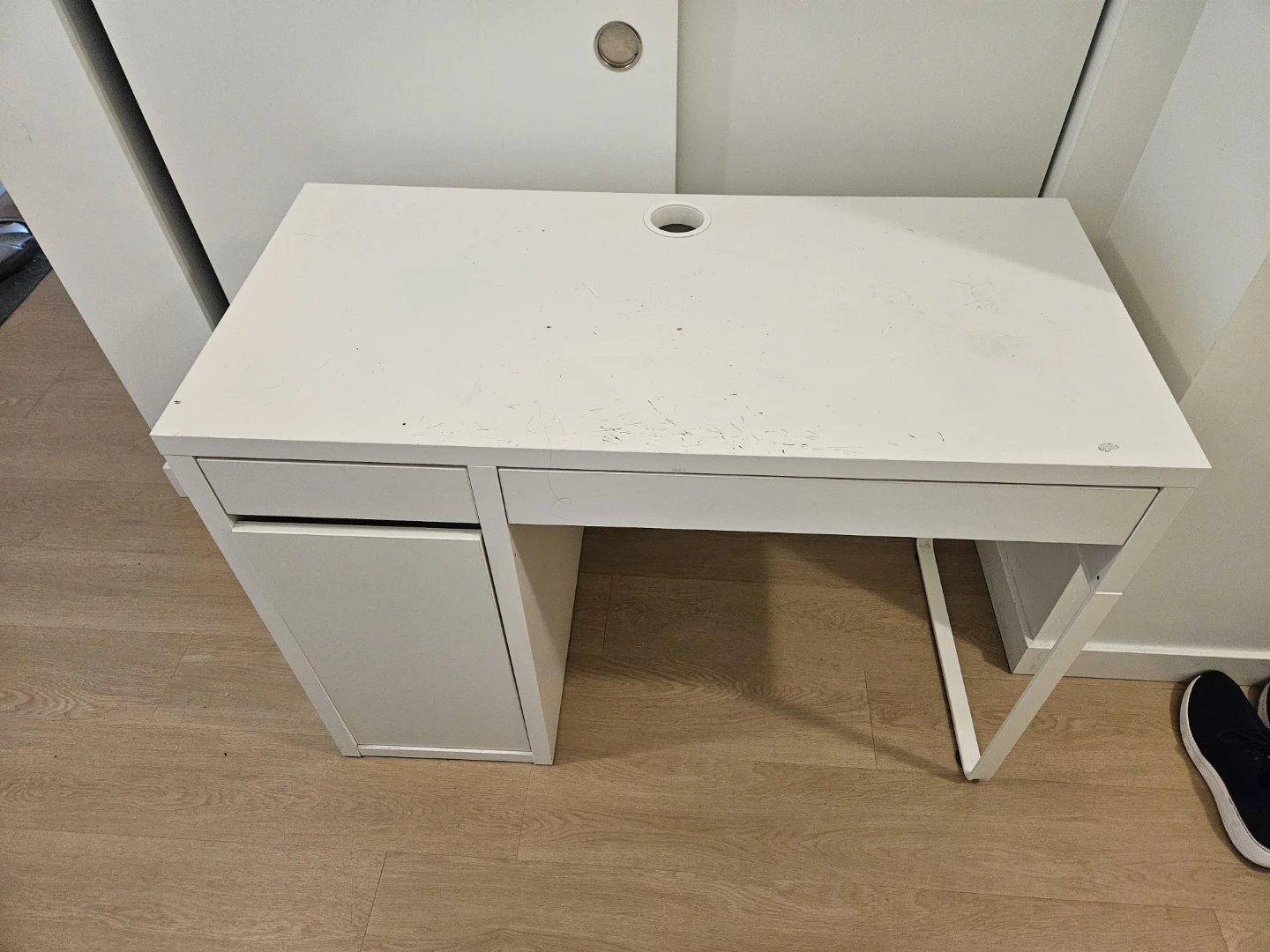 White Desk