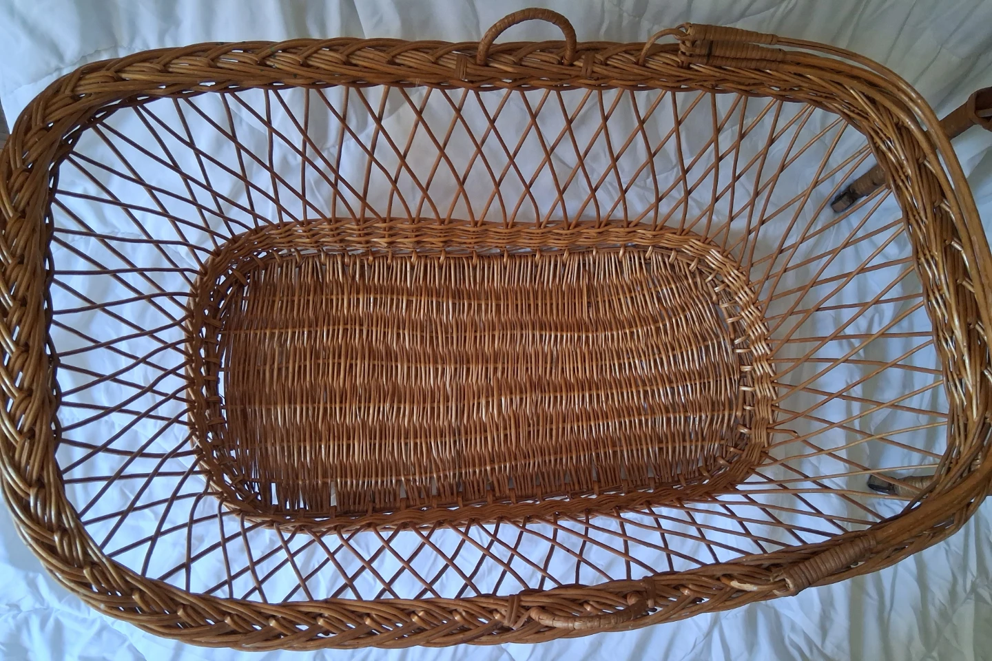 Vintage Wicker Bassinet - photo 4