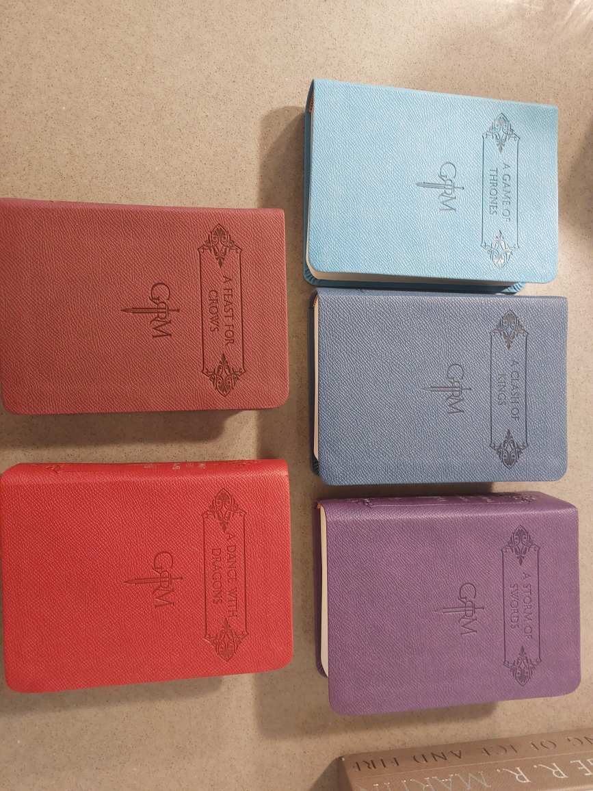 GRRM Game of Thrones / ASOIAF collectors leather bound box set - photo 2