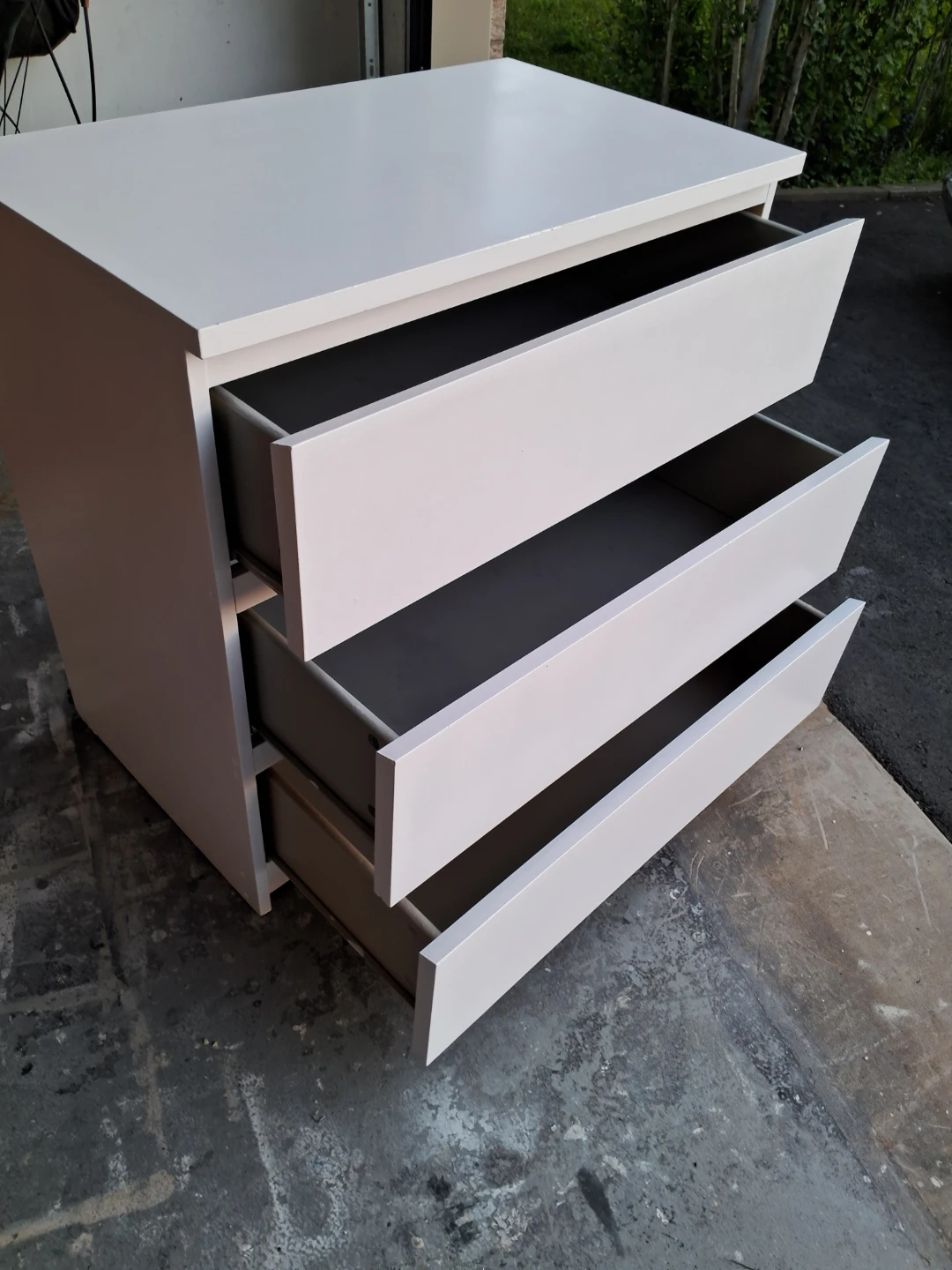 White 3-Drawer Dresser. Ikea - photo 2