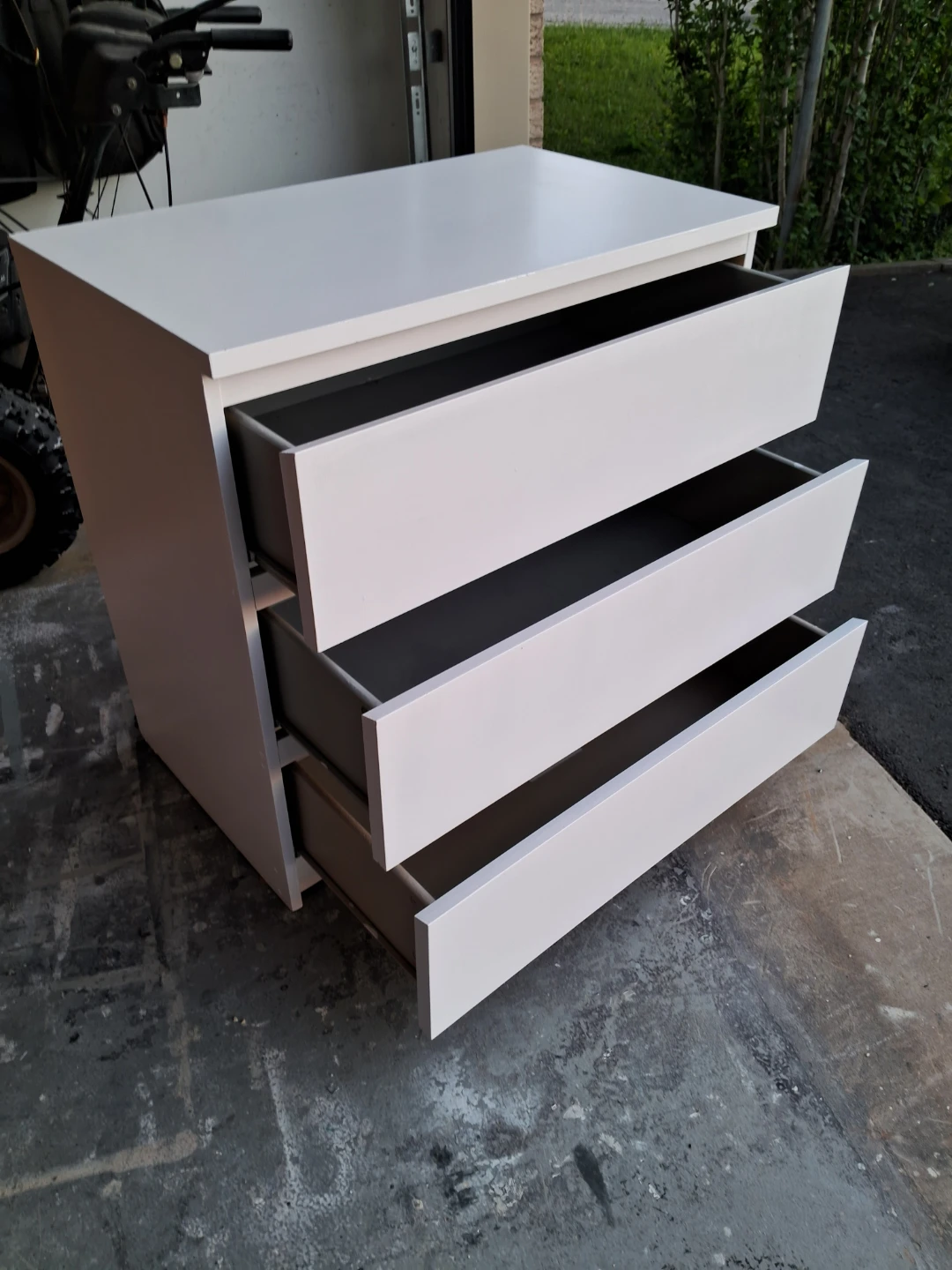 White 3-Drawer Dresser. Ikea - photo 3