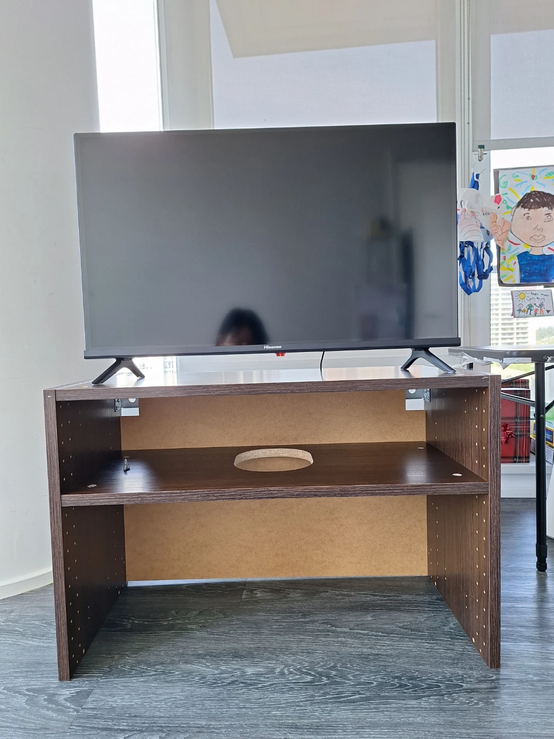 Hisense 32" Full HD Google TV and free TV stand - photo 2