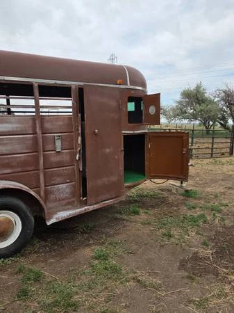 1982 WW Horse/ Livestock Trailer -6.5 wide by 16.5 feet long - photo 3