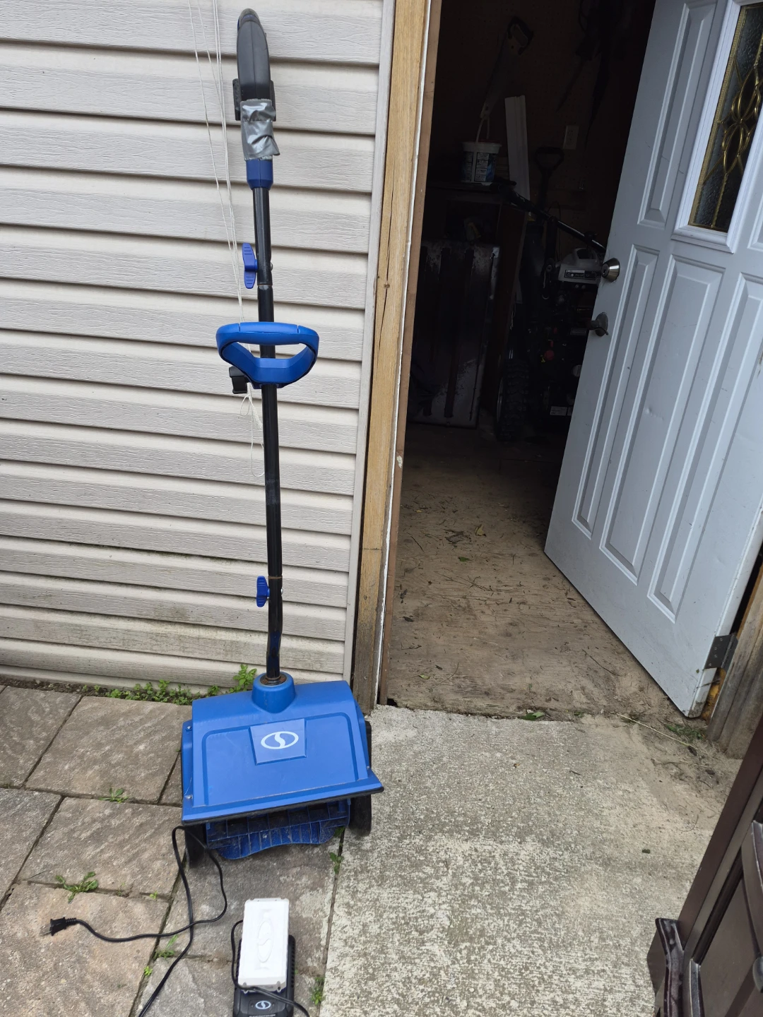 Snow Joe 24V-SS-RM Cordless Snow Shovel with Battery and Charger