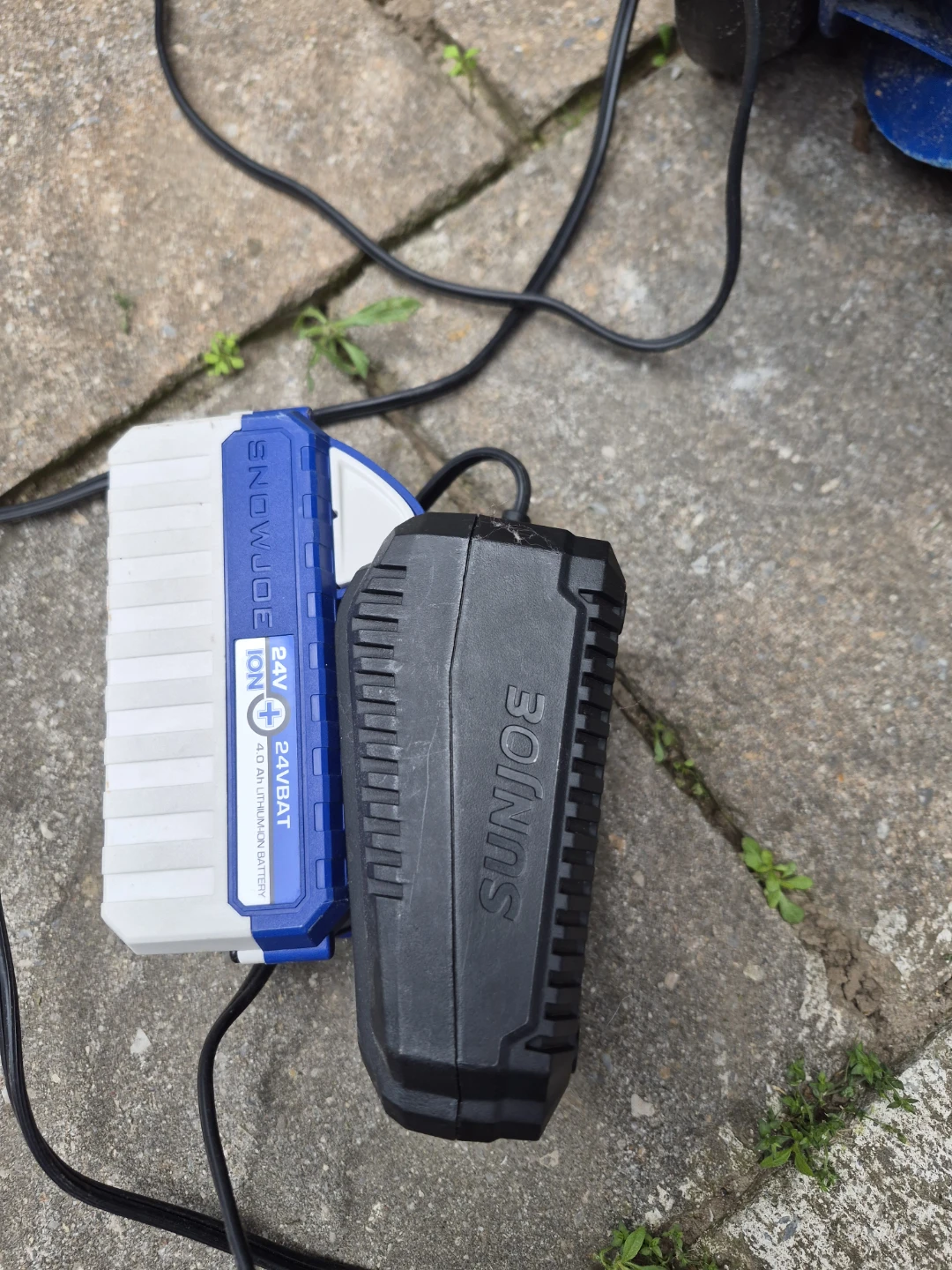 Snow Joe 24V-SS-RM Cordless Snow Shovel with Battery and Charger - photo 3