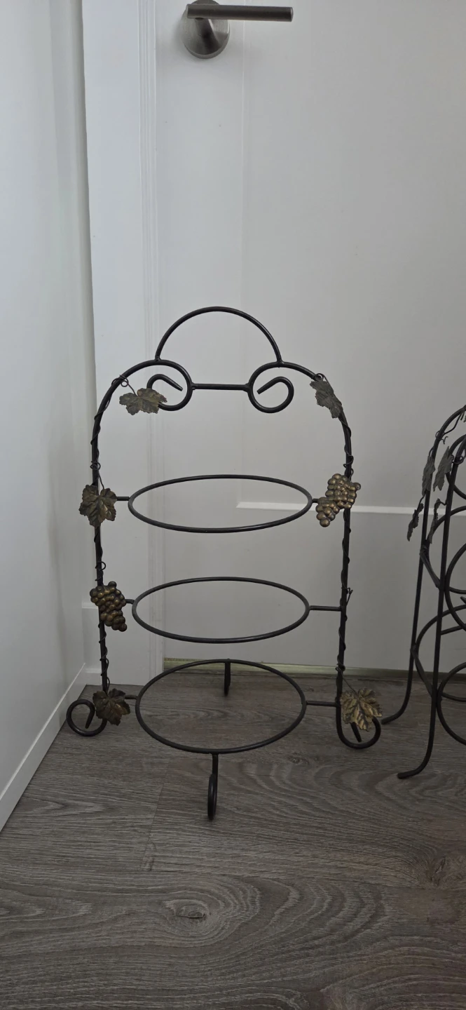 Metal Grapevine Decorative Wine Rack and Tiered Stand