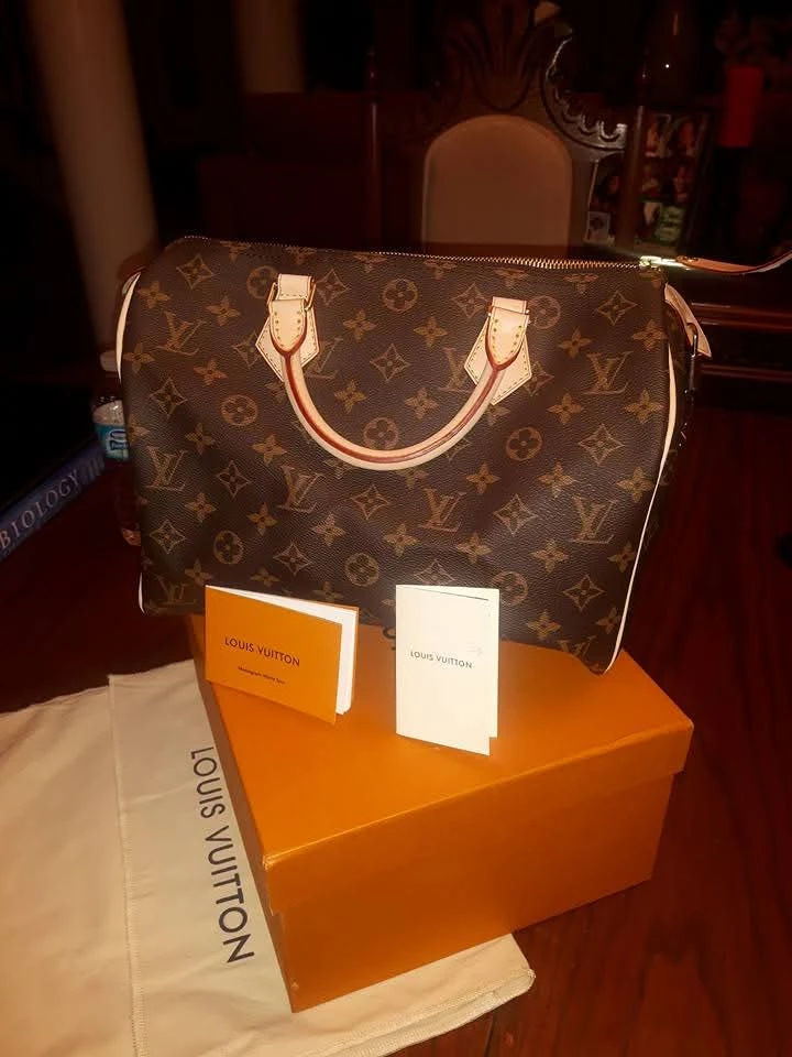 Authentic Louis Vuitton Speedy Monogram Handbag⚽