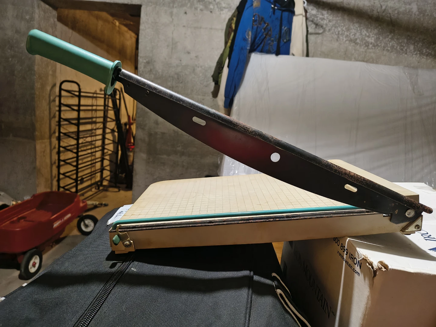 Vintage paper cutter - photo 5