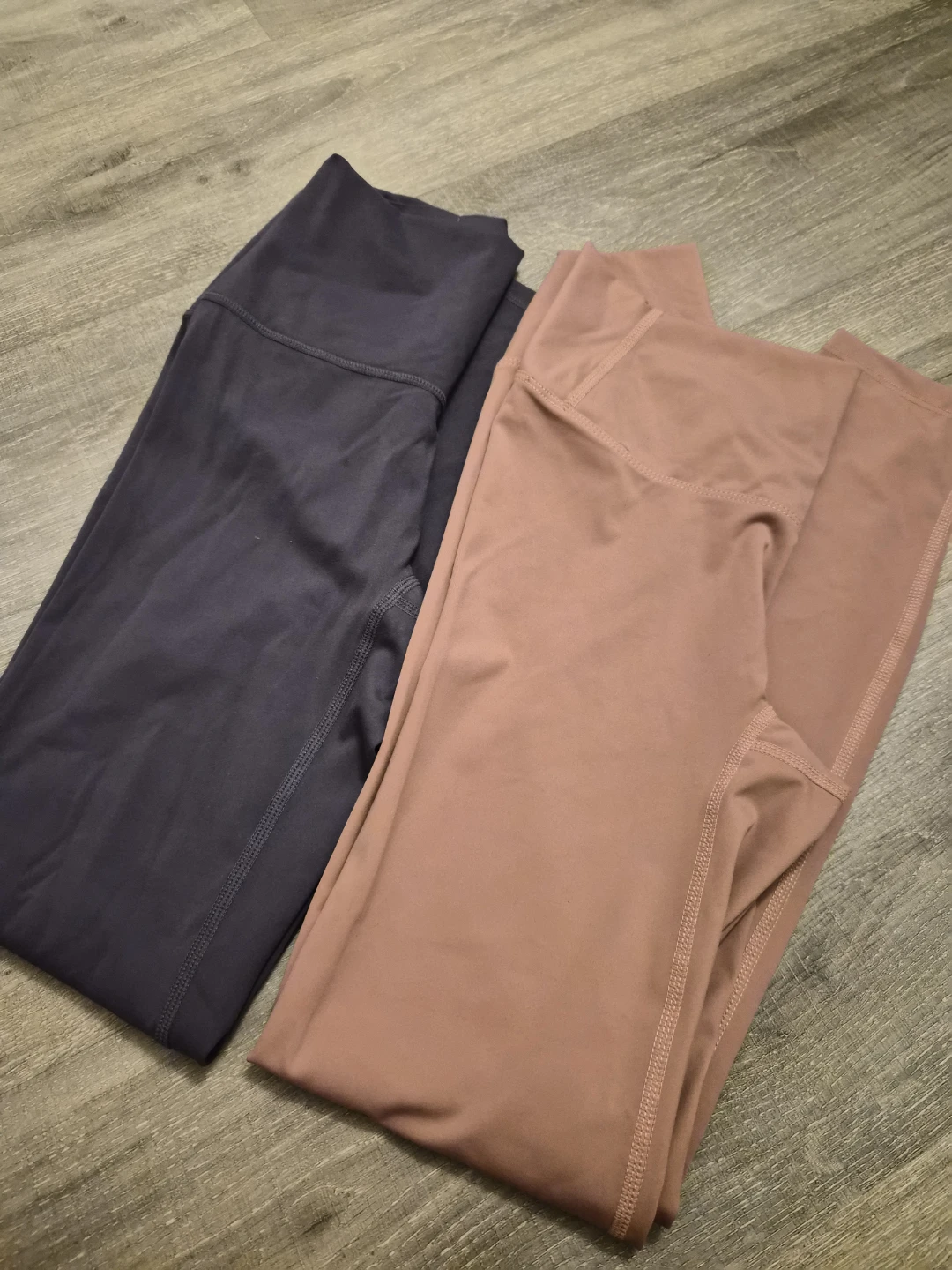 ⚽️2pairs of Leggings - dark purple and pink M size