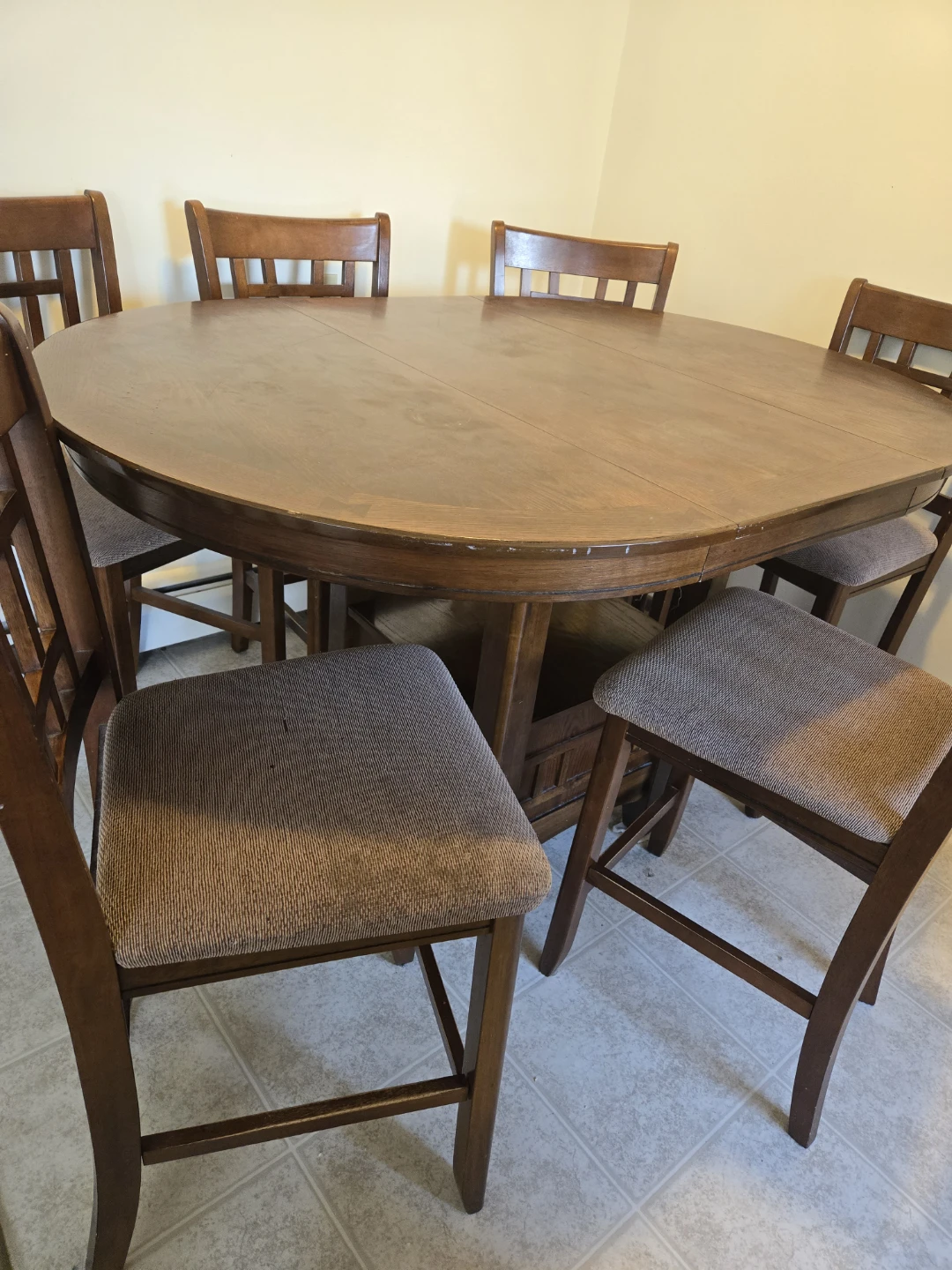 Moving sale - Counter Height Dining Table with 6 Chairs - photo 2