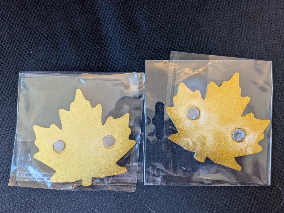 Canadian Maple Leaf Soccer Magnets - Set of 2 - photo 2