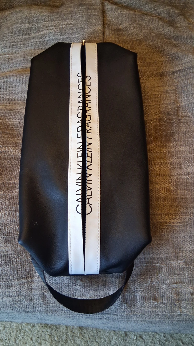 Calvin Klein Fragrances Black Pouch - photo 5
