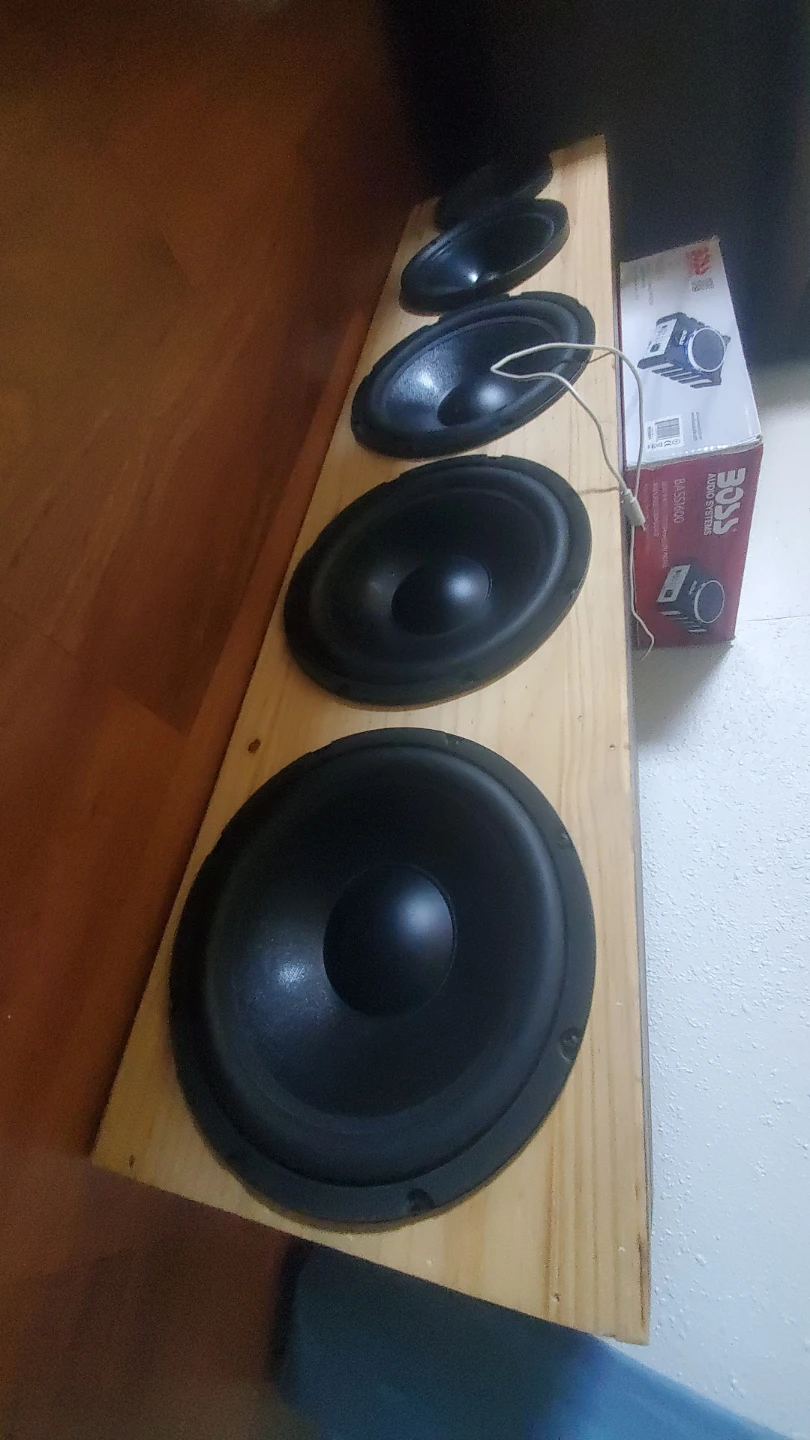 BOSS Audio Systems BASS1600 Amplified Subwoofer