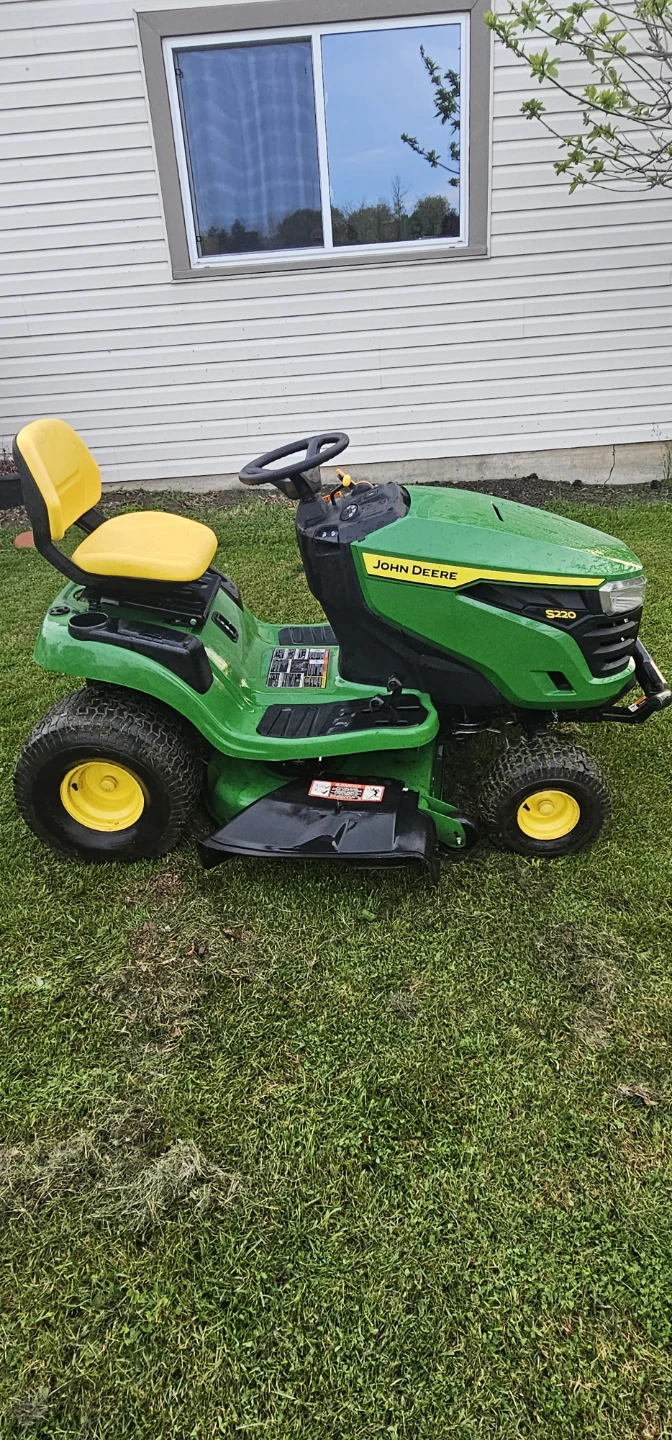 John Deere S320 Riding Lawn Mower - photo 3