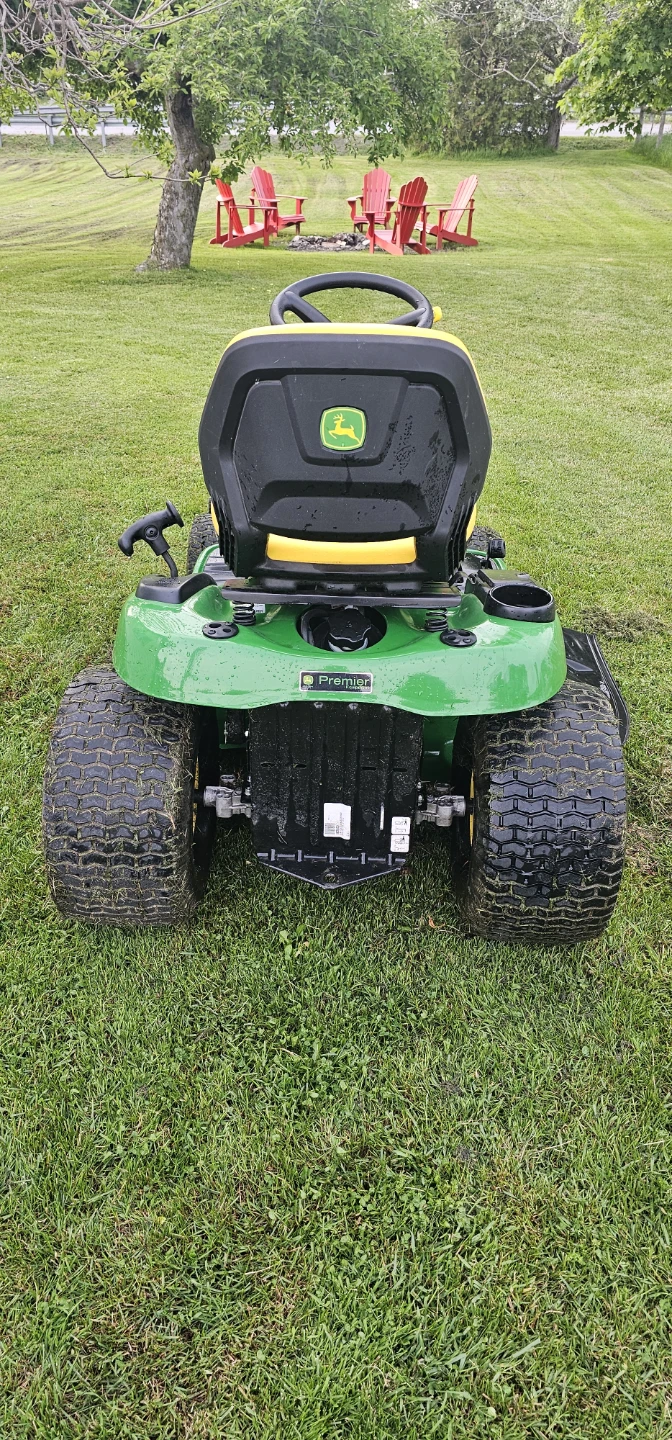 John Deere S320 Riding Lawn Mower - photo 4