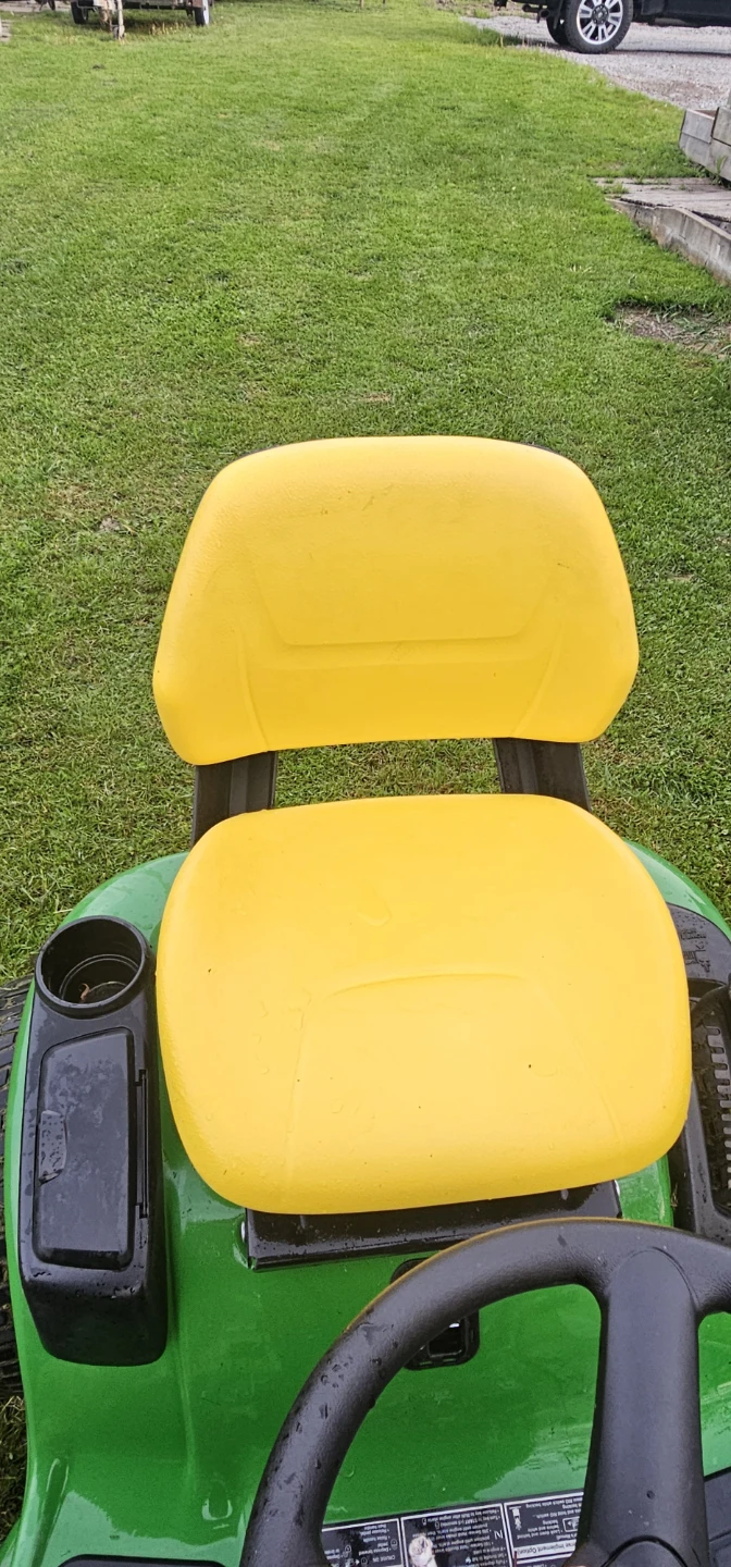 John Deere S320 Riding Lawn Mower - photo 5