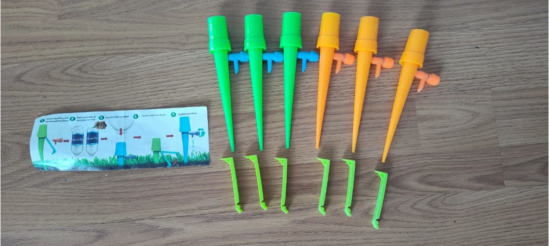 Adjustable Plant Watering Spikes (Set of 5)