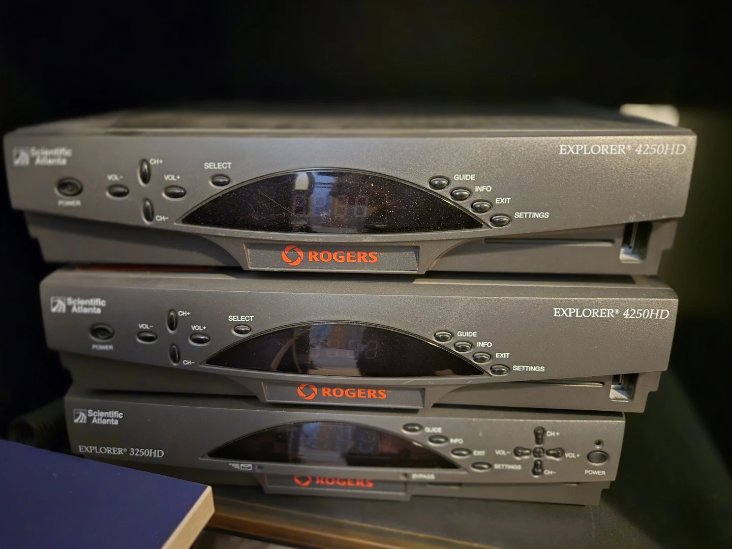 Rogers Scientific Atlanta Explorer 4250HD Cable Box - photo 2
