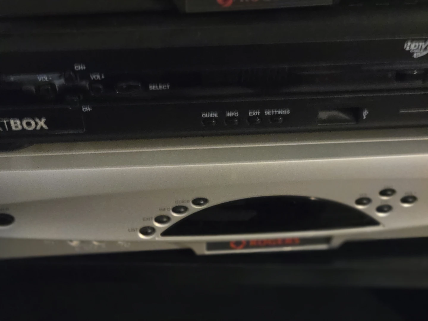 Rogers Scientific Atlanta Explorer 4250HD Cable Box - photo 3