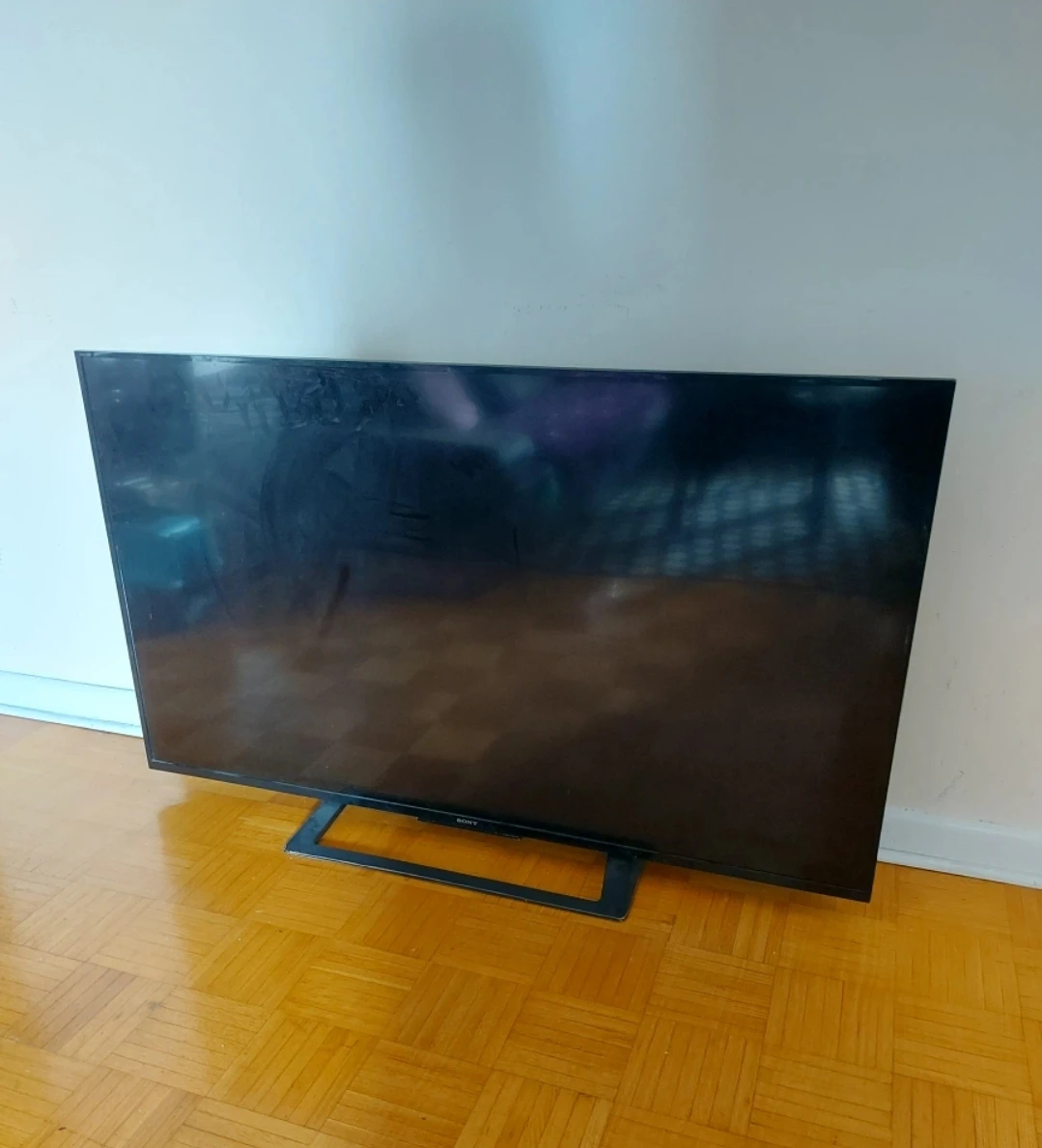 ⚽️ Sony 65” Inch BRAVIA Smart TV (Backlight Needs Replacement)