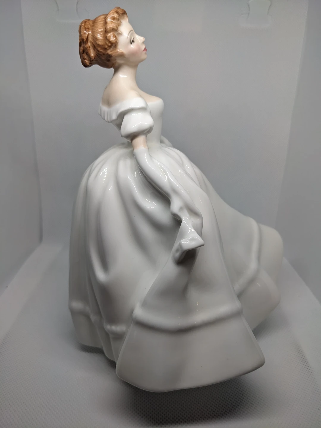 Royal Doulton "Nancy" Vintage Figure - photo 5