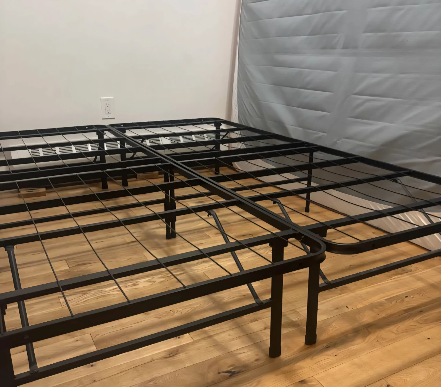 Queen Metal Bed Frame - photo 2