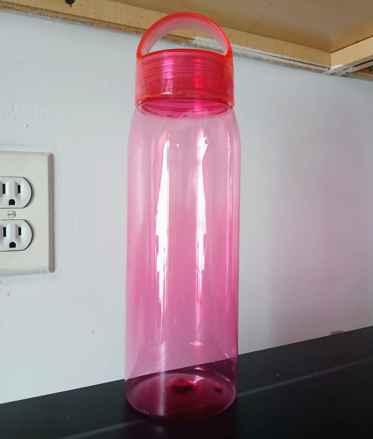 Pink Plastic Water Bottle 29 oz. ⚽