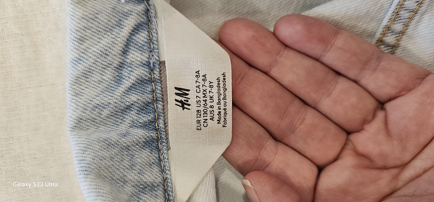 H&M Denim Jacket with Minnie Mouse Graphic - photo 3