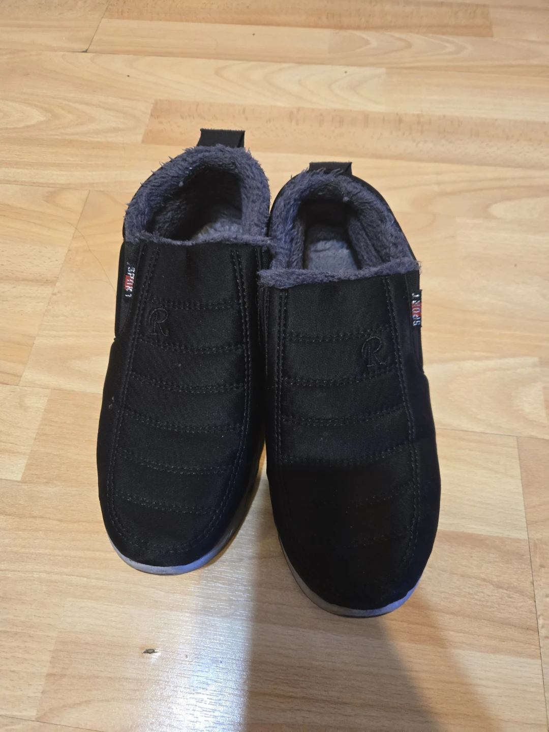 Black Fur Lined Slip-On Shoes ⚽