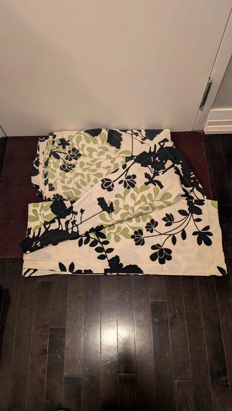 4 Queen Duvet Covers, 7 Pillow Shans-Mix n Match