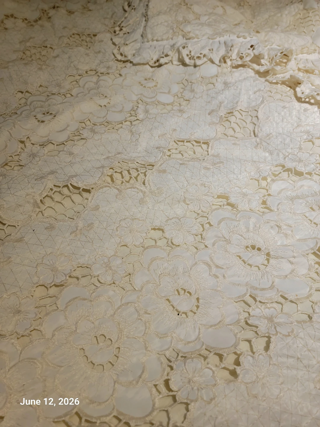 Vintage Lace Bedspread - photo 2