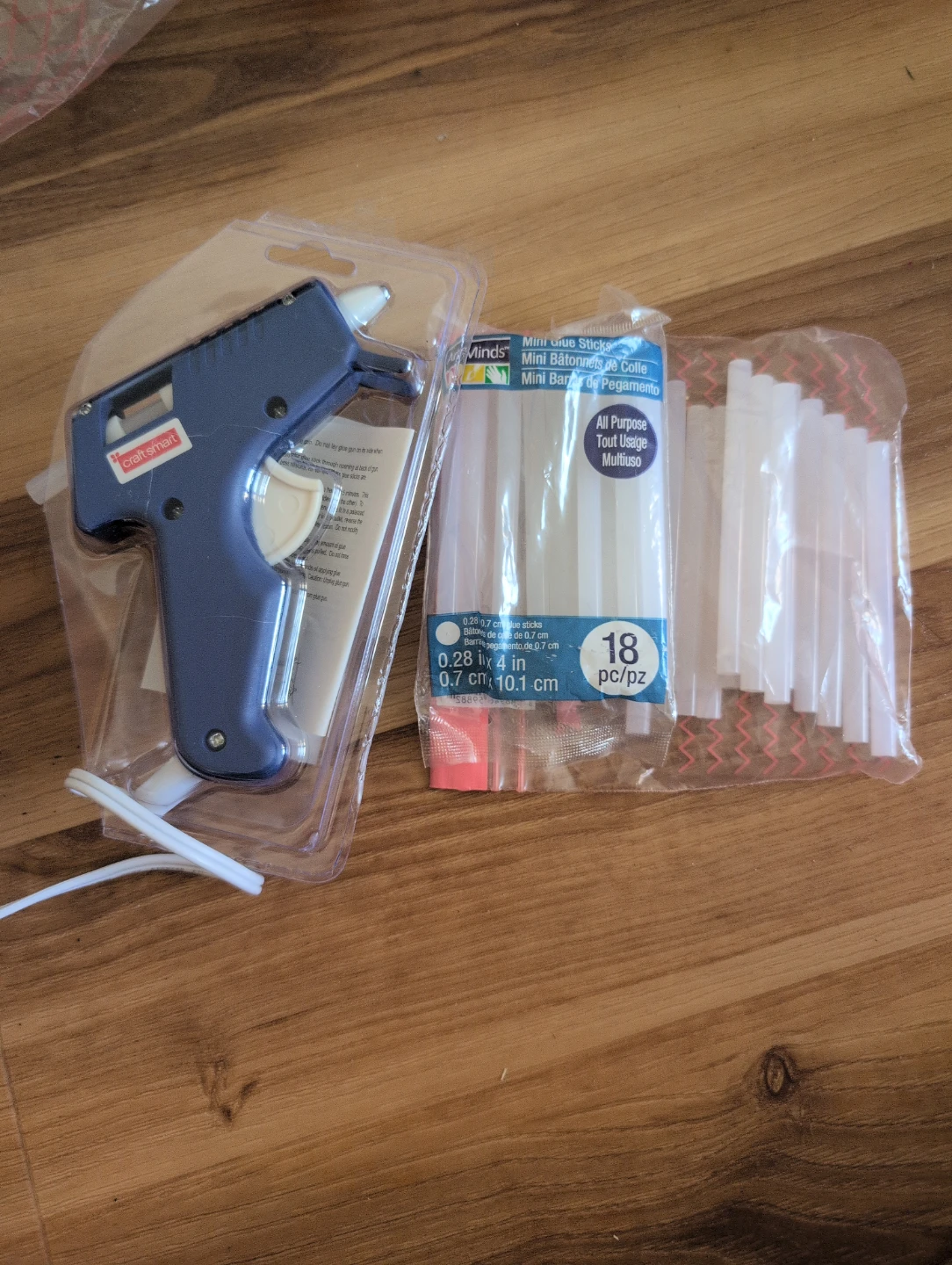 CraftSmart Mini Glue Gun with Glue Sticks