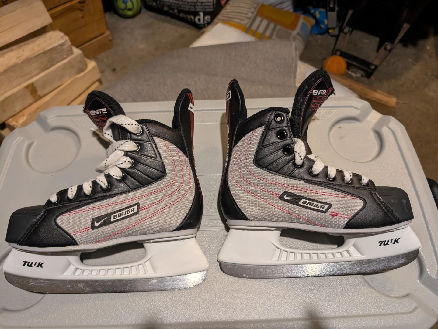 Bauer Hockey Skates size 3kids - photo 2
