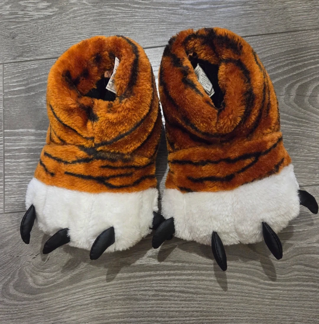 Old Navy Tiger Paw Slippers Size S (10-11)