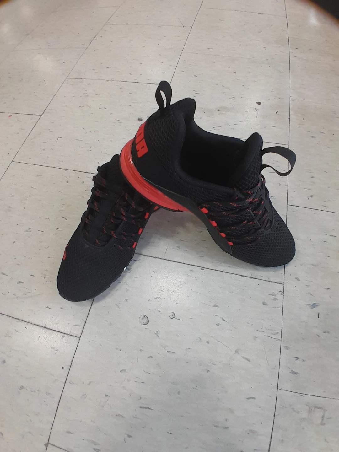 Puma Running Shoes - Black/Red Men's Size 12 - photo 4