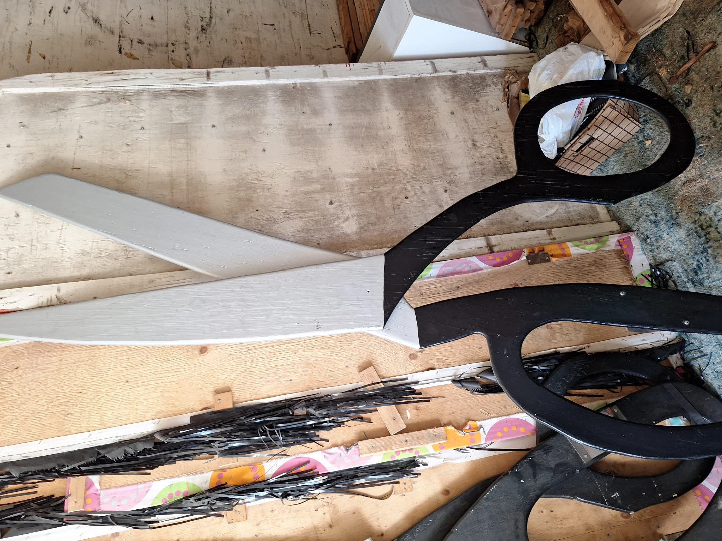 Oversized Decorative Scissors